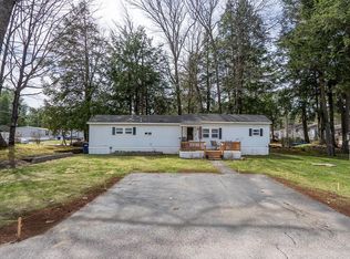 28 Willow St, Tilton, NH 03276