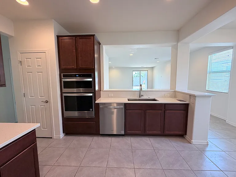 6554 S 24th Pl — Photo 5
