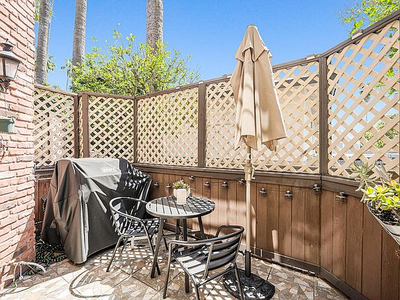 4th image of 427 S El Molino Ave APT 7
