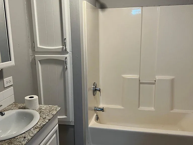 808 E Lacrosse Ave — Photo 7