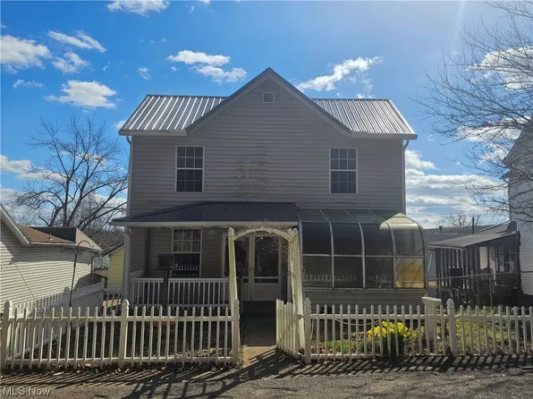 812 4th Ave, Parkersburg, WV 26101