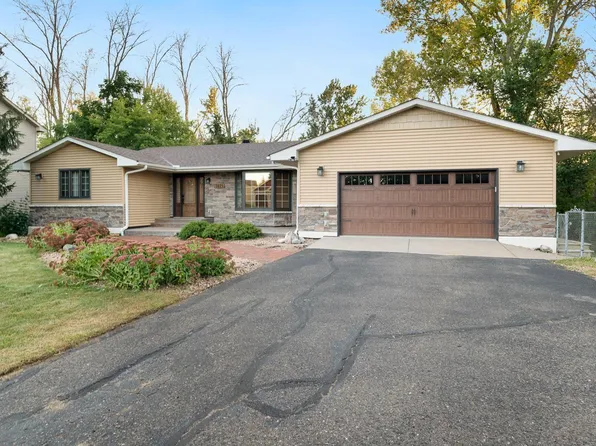 7371 Old Mill Rd, Centerville, MN 55038