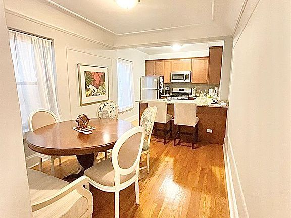 4th image of 201 E Chestnut St #2101