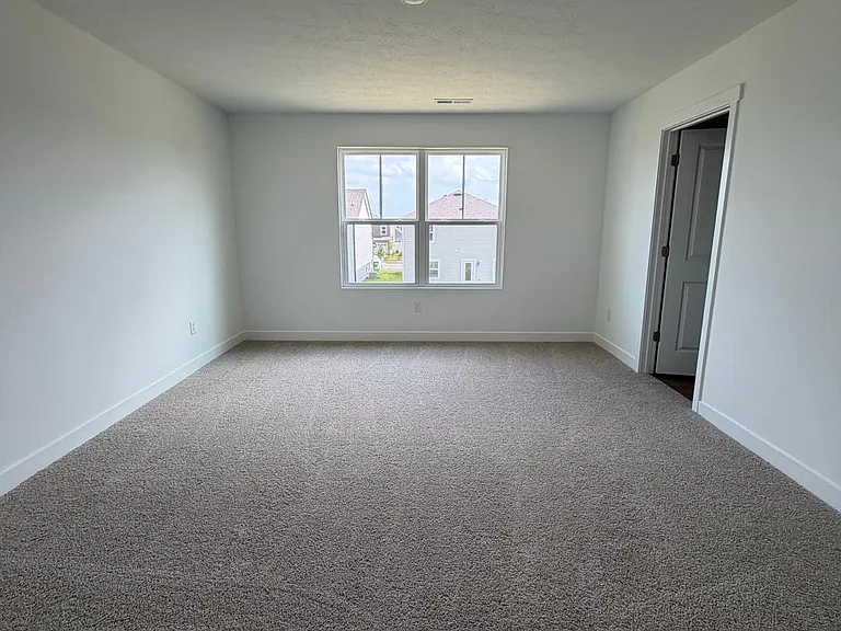 1559 Albatross St — Photo 6