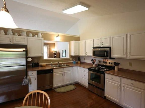 5th image of 6708 Sparrowood Dr