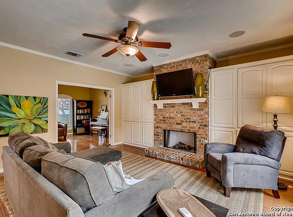 3rd image of 2338 Fountain Way