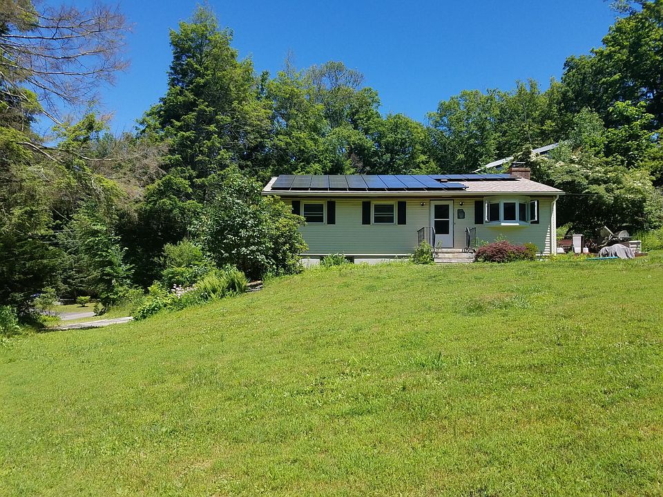 LARGE private front yard