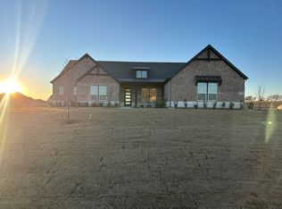 808 Valley Ridge Rd, Van Alstyne, TX 75495