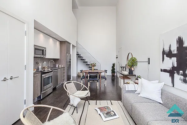 Rented by EXR | media 13