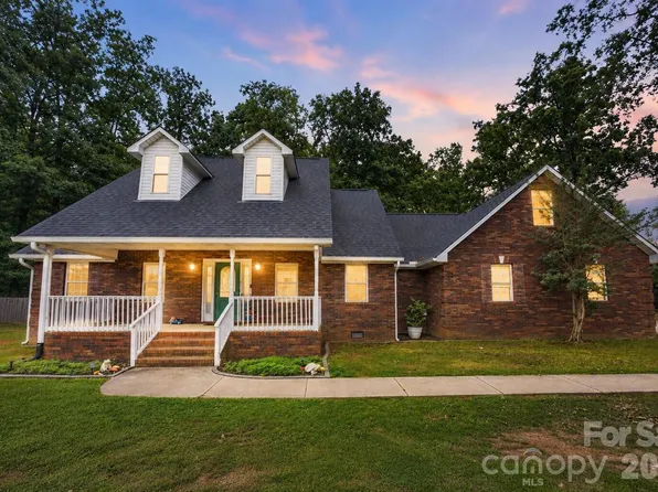 4403 Hubbard Rd, Charlotte, NC 28269