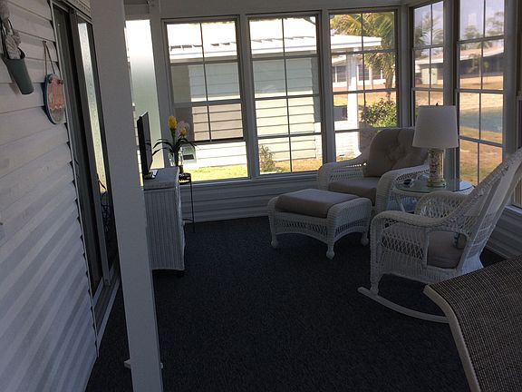 3rd image of 26375 Williamsburg Dr