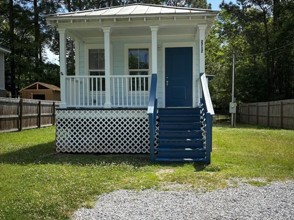 2712 N 14th St, Ocean Springs, MS 39564