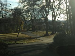 2211 Manor Rd, Knoxville, TN 37920