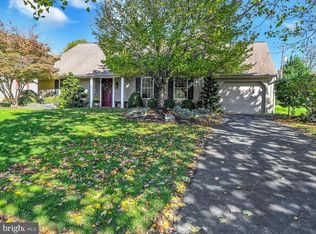 6035 Geneva Dr, East Petersburg, PA