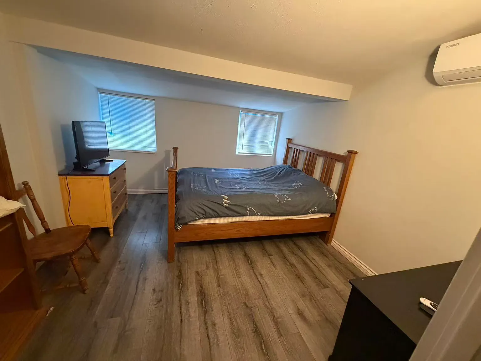 2 bed, 1000 sqft, $2,299 — Photo 2