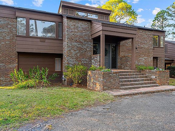 4th image of 246 Watchhill Rd