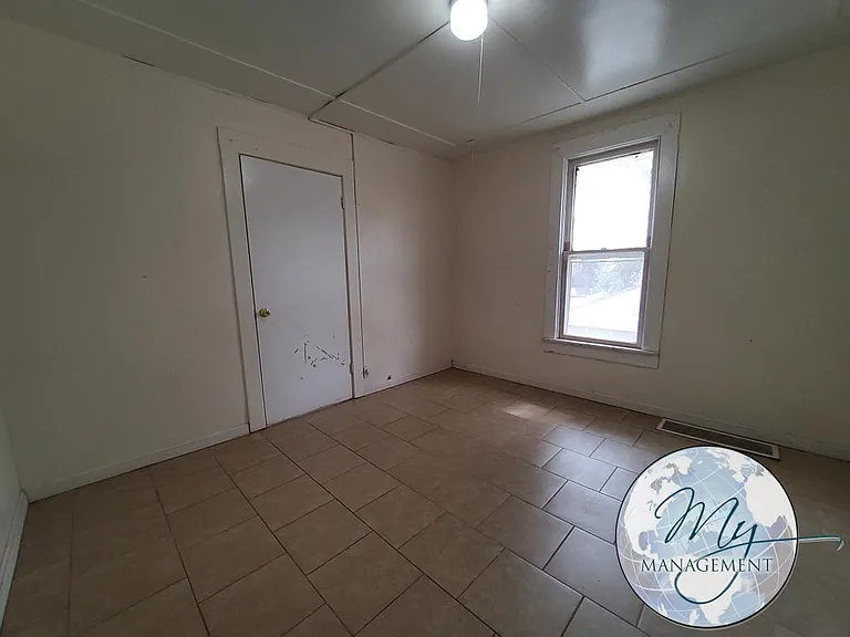 2 bed, 1.0 bath, 800 sqft, $950 — Photo 12