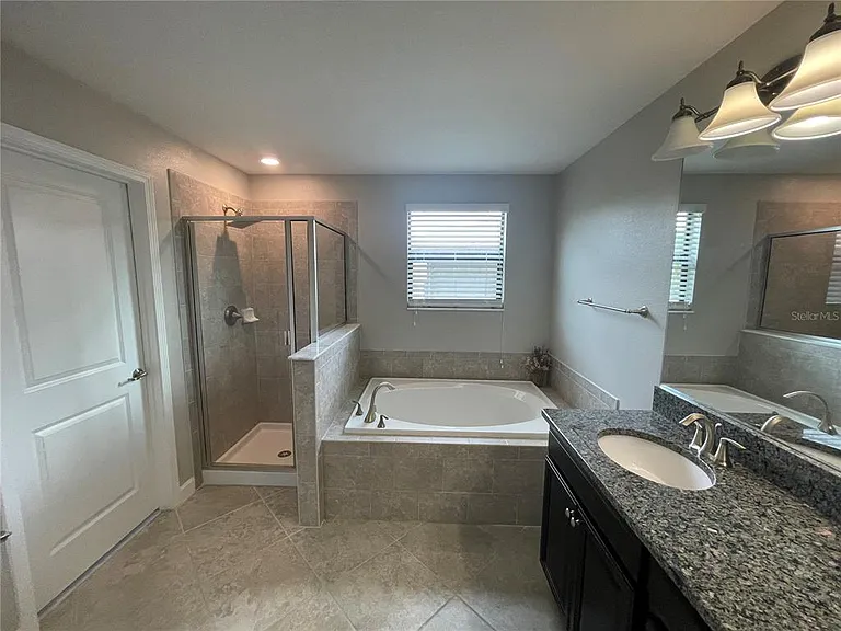 1596 Ludington Ave — Photo 31