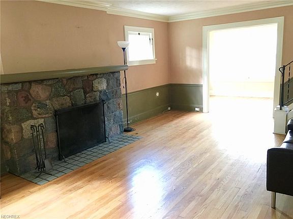 4th image of 2260 Cottage Grove Dr