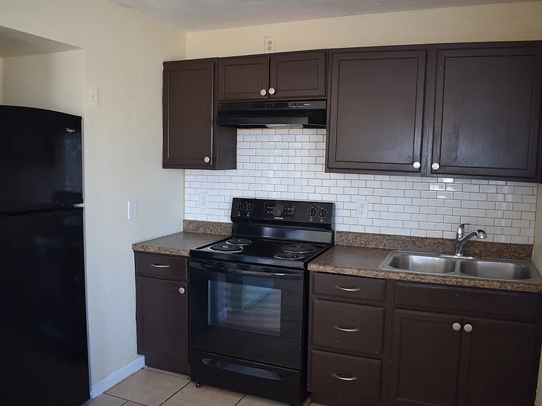 1636 W Garfield St — Photo 2