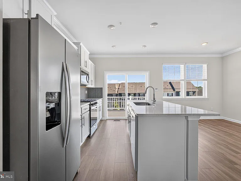 27 Merion Ave — Photo 5
