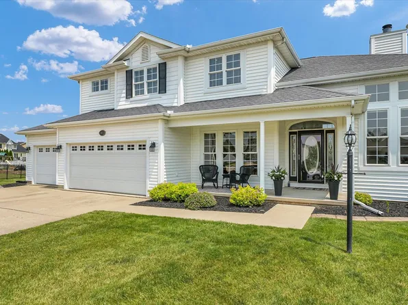 402 Cypress Ct, Saint Joseph, IL 61873