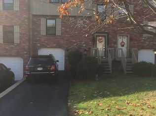 635 Sunset Cir, Cranberry Township, PA