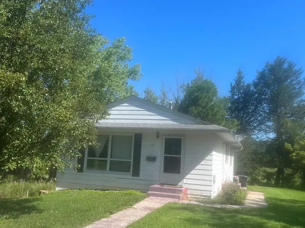 707 W Bourke St, Macon, MO 63552