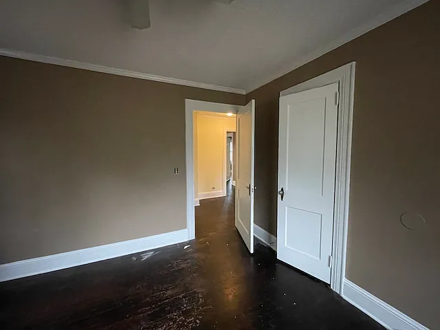 2nd bedroom/ closet
