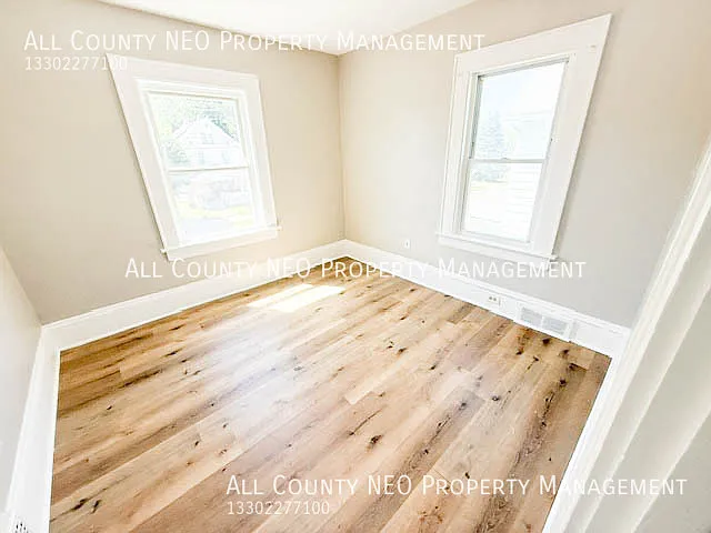 859 Brown St #UP — Photo 9