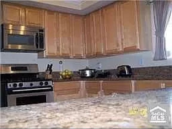 4th image of 621 Great Bend Dr