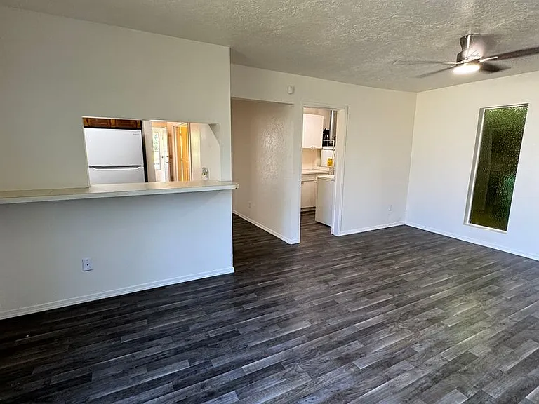8003 N Wabash Ave — Photo 18