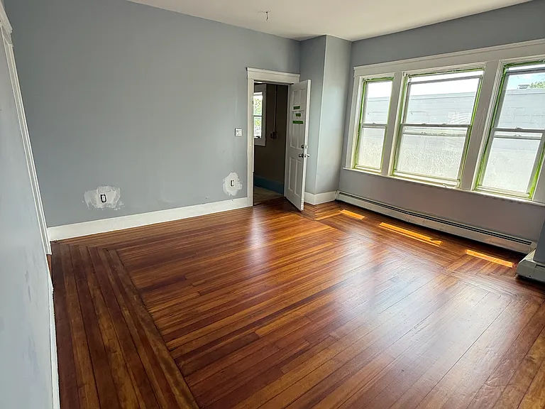 183 Byfield St #2R — Photo 6