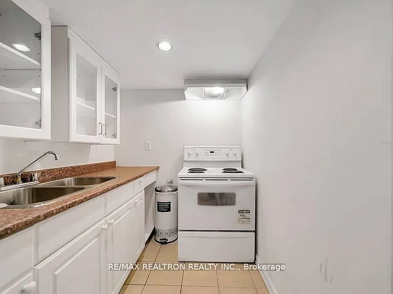 28 Hartwell Way — Photo 14