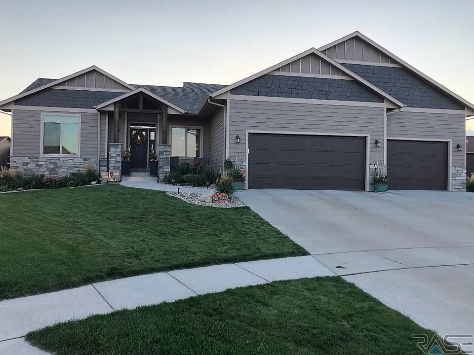 1st image of 311 Marie Cir