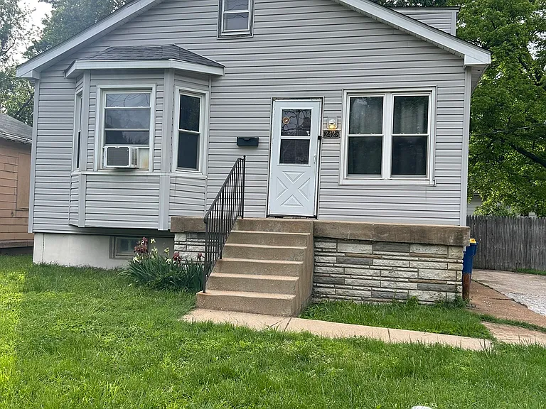 2425 Wheaton Ave — Photo 1