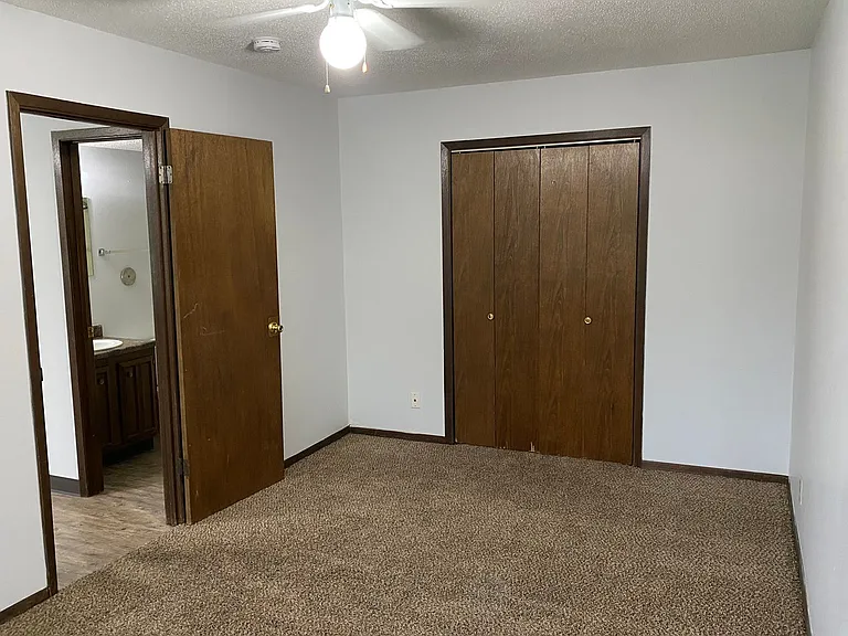1715 Edgewood Dr NW — Photo 8