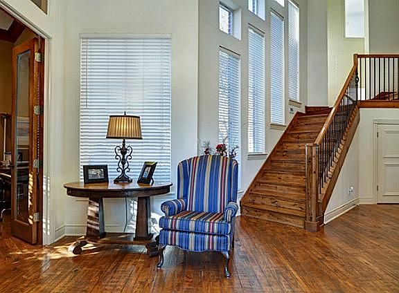 2nd image of 901 Twin Creeks Dr