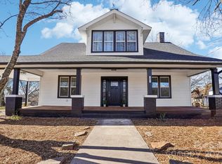 402 N Davis Ave, Newton, NC 28658