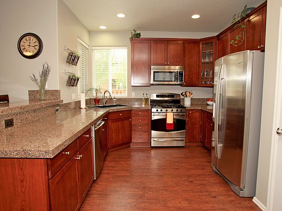 3rd image of 4595 SE Lone Oak St