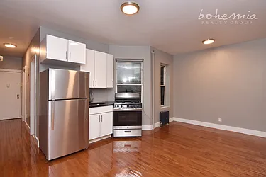 22 Saint Nicholas Place