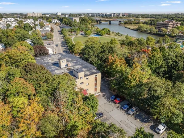 135 Granite Ave APT 3, Dorchester, MA 02124