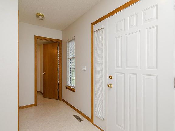 3rd image of 1421 McKinley Pl