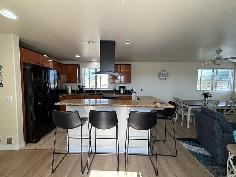 819 Avalon Ct #B — Photo 10