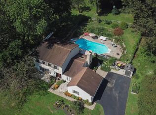 4240 Minnie Ln, Hatboro, PA 19040