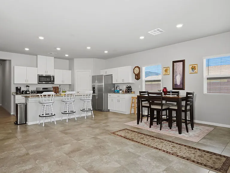 73 Hawk Ave — Photo 24