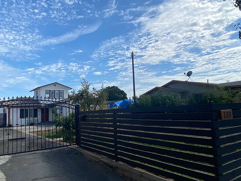 220 E Hellman Ave — Photo 3