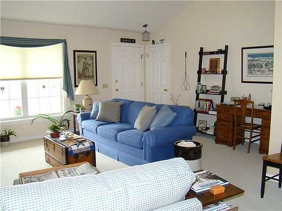 4th image of 144 Deseyn Dr