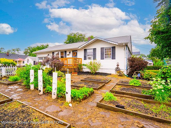 3rd image of 36 Vermont Avenue