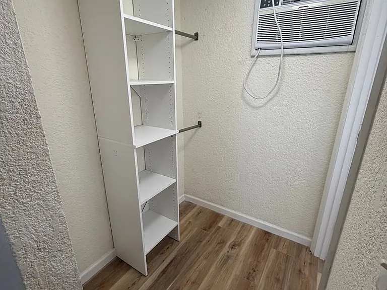 Driftwood Apartments 1280 Whitfield Ave Sarasota, FL 34243 — Photo 18